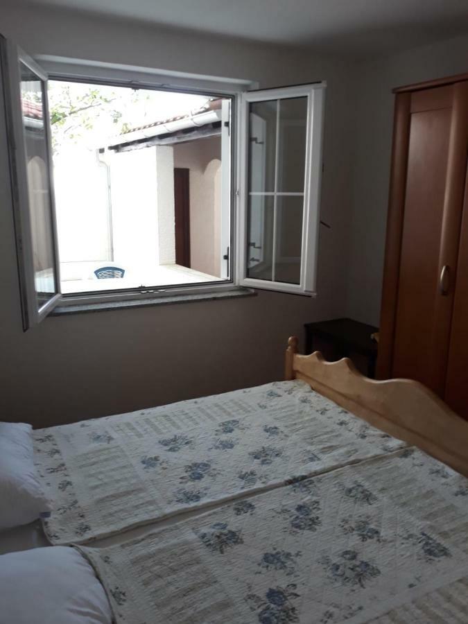 Apartman Grospic 2 Cesarica Buitenkant foto